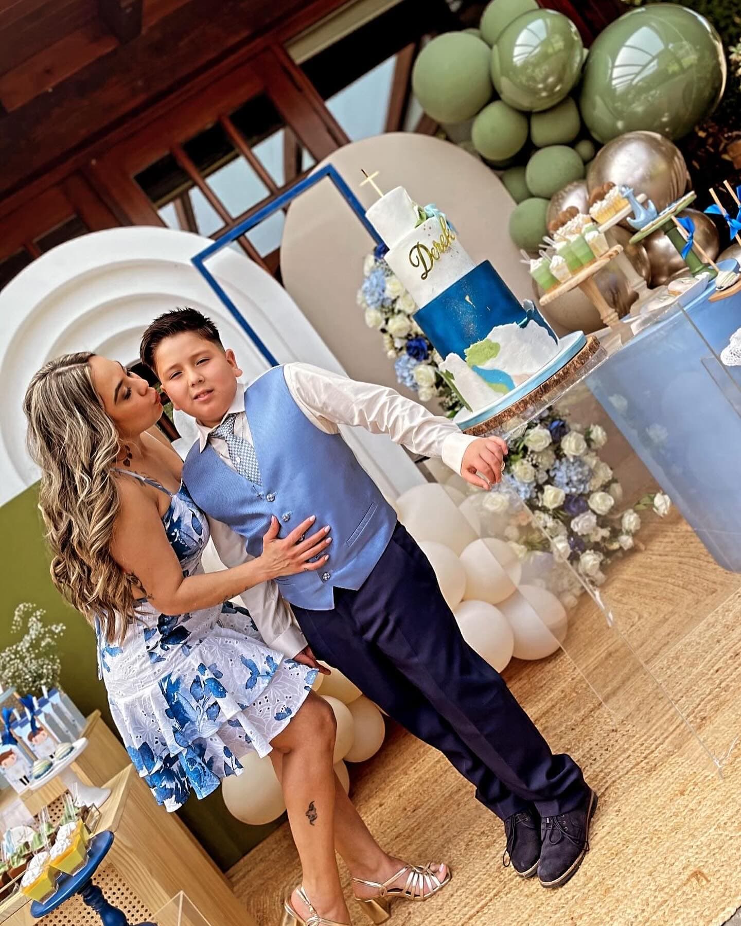 Comunión de Derek miniatura 3